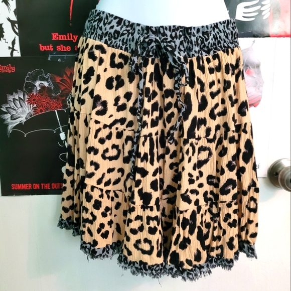 Y2k inspired cheeta skirt - Picture 3 of 3